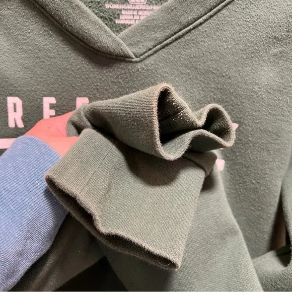 Women’s Medium Green Bay Packers V-Neck Majestic Hoodie Sweatshirt - Picture 4 of 6